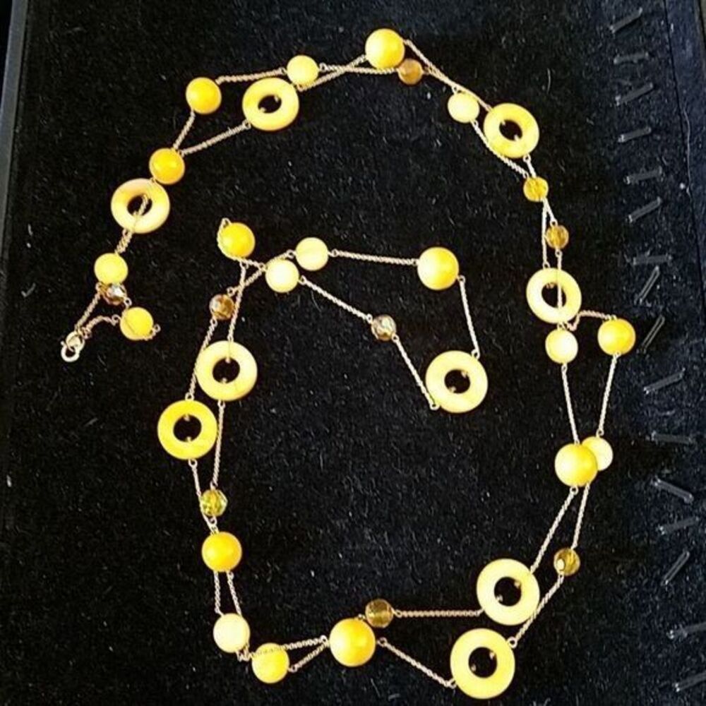 Long Yellow Circle Necklace – Vintage Goldtone Chain – 70s Retro Jewelry